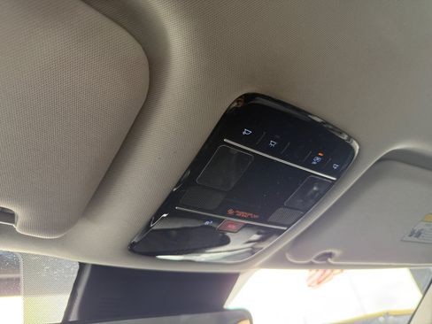 Used 2025 Hyundai Santa Fe SEL FWD image 19