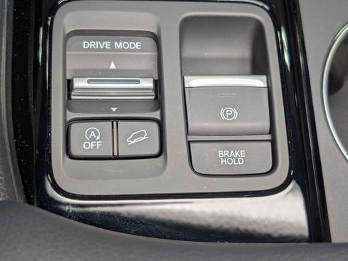 Certified 2025 Honda Pilot Touring image 29