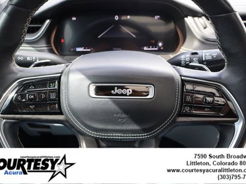 Used 2022 Jeep Grand Cherokee L Overland w/ Luxury Tech Group IV AWD/4WD image 11