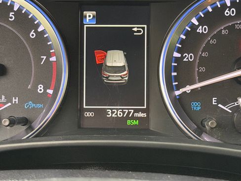Used 2019 Toyota Highlander XLE AWD/4WD image 23