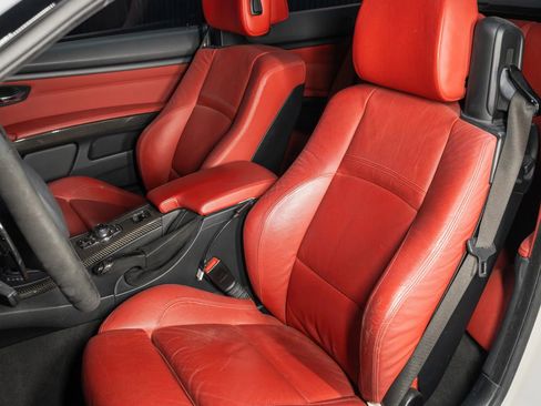 Used 2009 BMW 335i Convertible image 12