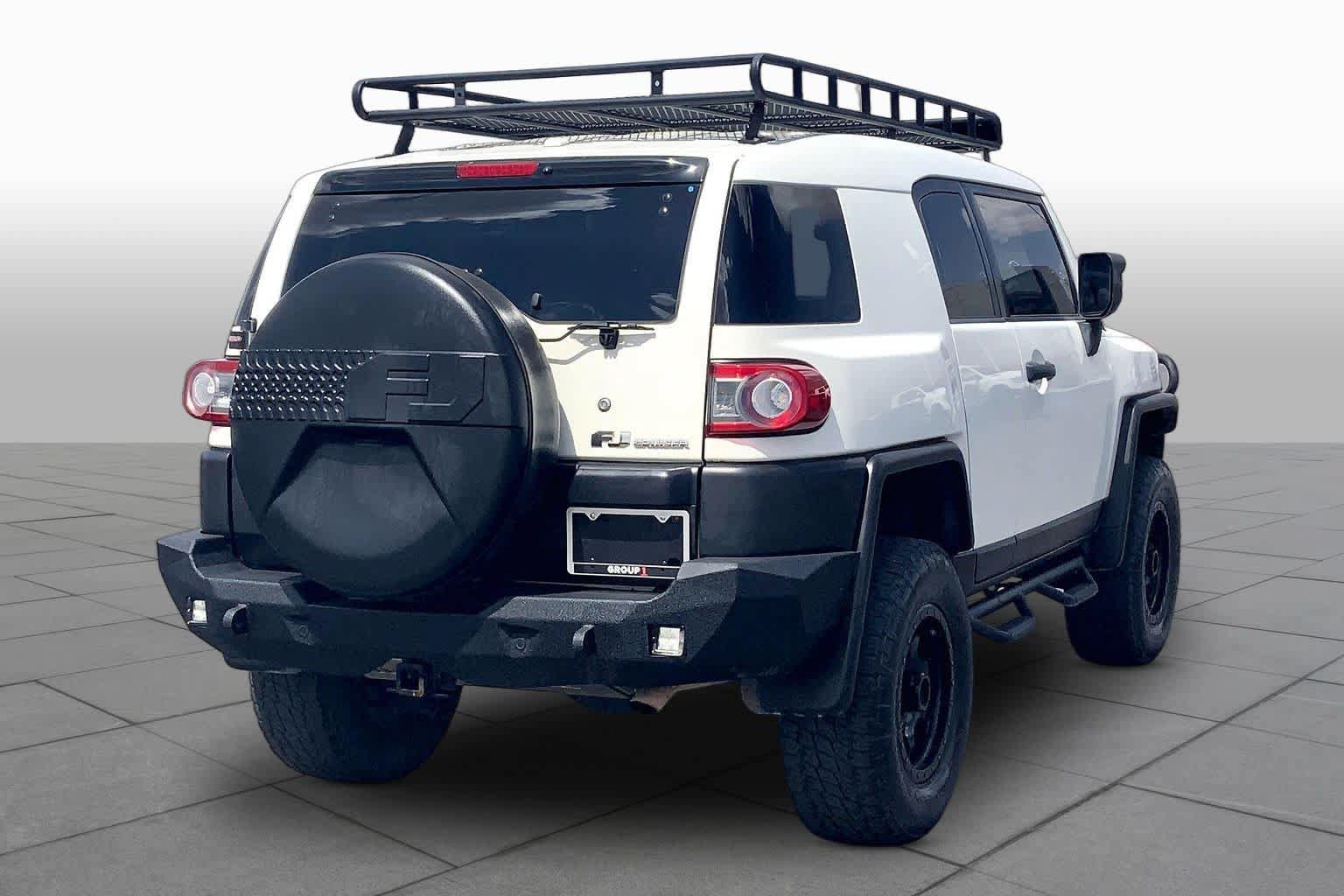 Used 2014 Toyota FJ Cruiser 4WD w/ Upgrade Package image 12