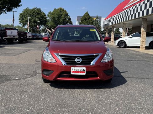 Used 2019 Nissan Versa SV FWD image 2
