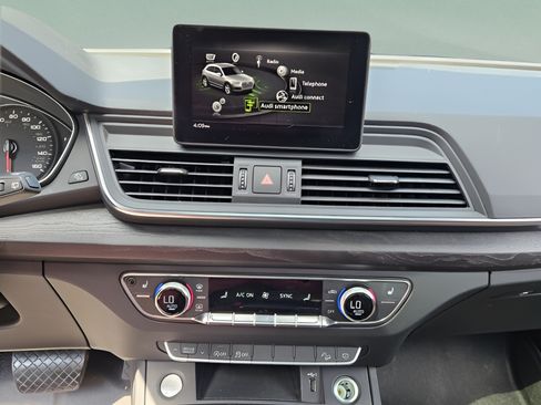 Used 2019 Audi Q5 2.0T Premium AWD/4WD image 18