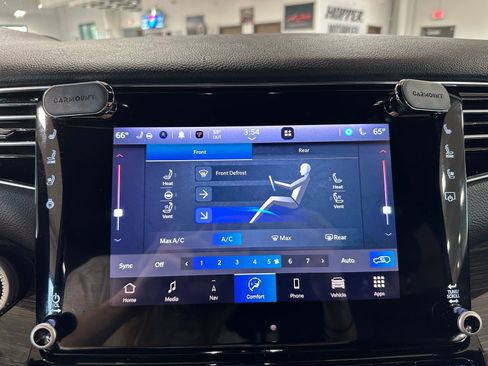 Used 2022 Jeep Wagoneer Series III image 28