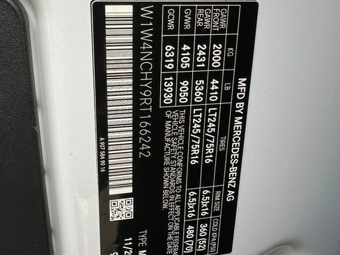 Used 2024 Mercedes-Benz Sprinter 2500 image 36