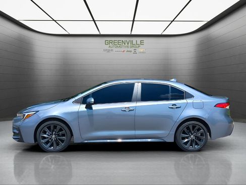 Used 2024 Toyota Corolla SE image 3