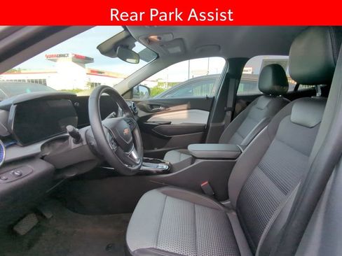 Used 2025 Chevrolet Trax LT w/ Driver Confidence Package FWD image 6