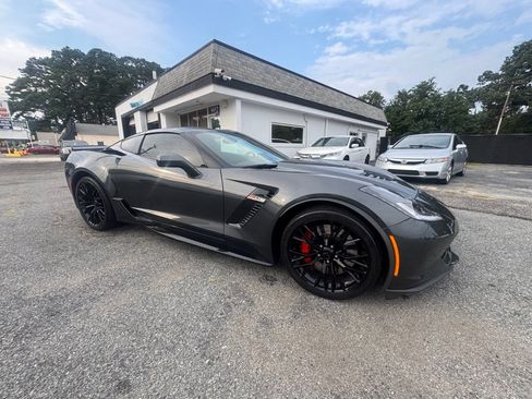 Used 2019 Chevrolet Corvette Z06 RWD image 3