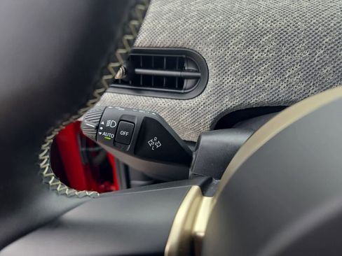 Used 2025 MINI Cooper 4-Door Hardtop FWD image 26