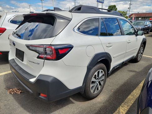 Used 2024 Subaru Outback Premium AWD/4WD image 6