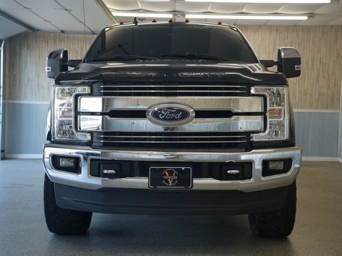 Used 2019 Ford F250 Lariat w/ Lariat Ultimate Package AWD/4WD image 3
