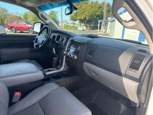 Used 2013 Toyota Tundra Platinum image 19