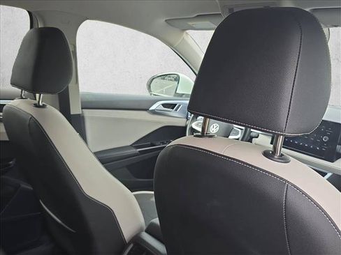 Certified 2025 Volkswagen Taos SE AWD/4WD image 25