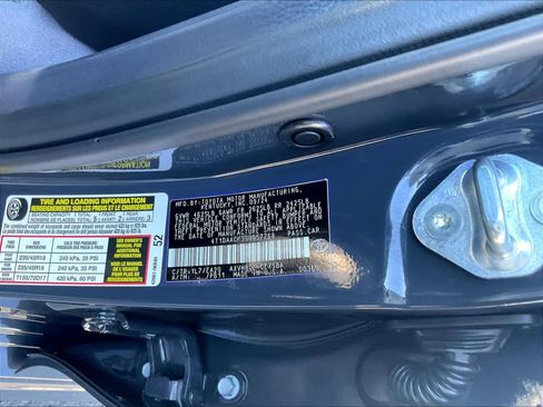 Used 2025 Toyota Camry SE image 35