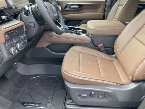New 2026 Chevrolet Tahoe High Country AWD/4WD image 17
