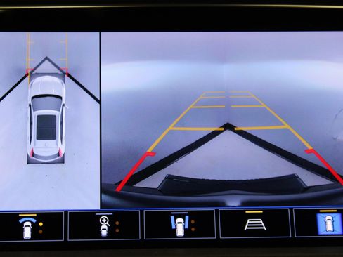 Certified 2022 Cadillac XT4 Premium Luxury w/ Enhanced Visibility Package image 32