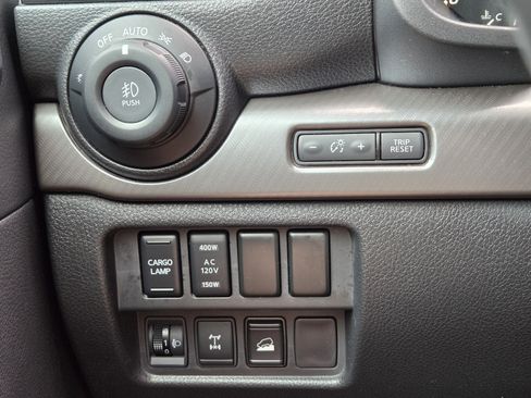 Used 2023 Nissan Titan PRO-4X w/ Pro-4x Convenience Package AWD/4WD image 23