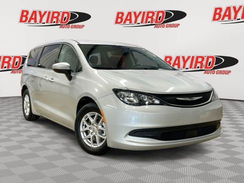 Used 2023 Chrysler Voyager LX FWD image 1