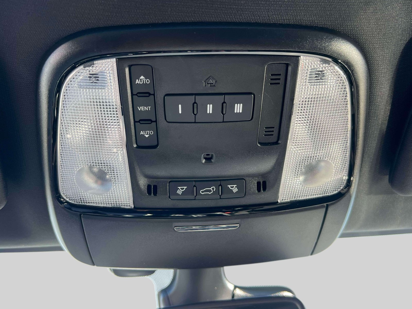 Used 2025 Dodge Durango GT AWD/4WD image 33