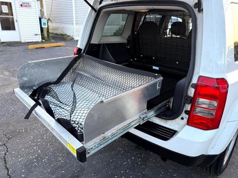 Used 2014 Jeep Patriot Sport image 21