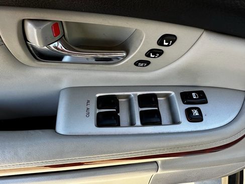 Used 2004 Lexus RX 330 AWD image 31