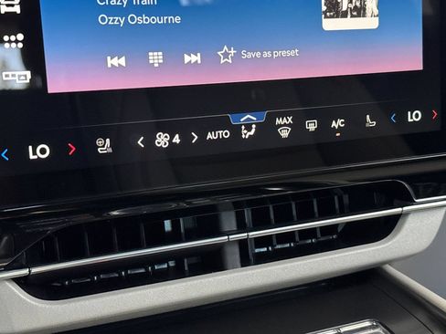 New 2026 Lincoln Nautilus Premier AWD/4WD image 17