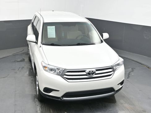 Used 2011 Toyota Highlander 2WD image 30