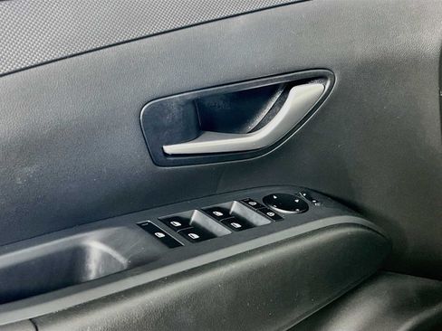 Used 2025 Hyundai Tucson SE AWD/4WD image 17