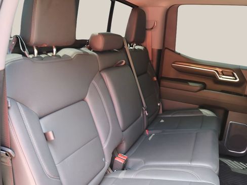 Used 2024 Chevrolet Silverado 1500 LT Trail Boss w/ Convenience Package II AWD/4WD image 18
