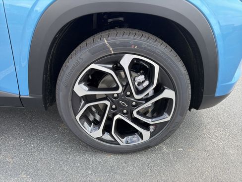 New 2026 Chevrolet Trax RS w/ Sunroof Package FWD image 12