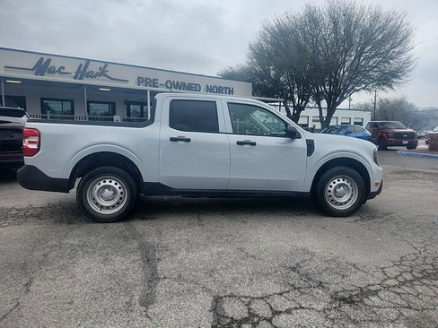 Used 2025 Ford Maverick XL image 2
