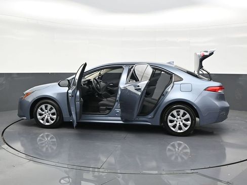 Used 2020 Toyota Corolla LE FWD image 31