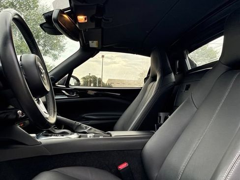 Used 2021 MAZDA MX-5 Miata RF Grand Touring RWD image 31