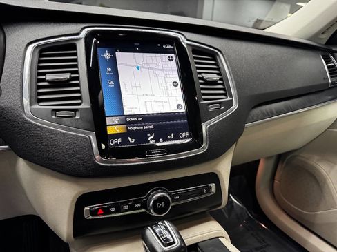 Used 2020 Volvo XC90 T5 Momentum w/ Protection Package Premier image 23