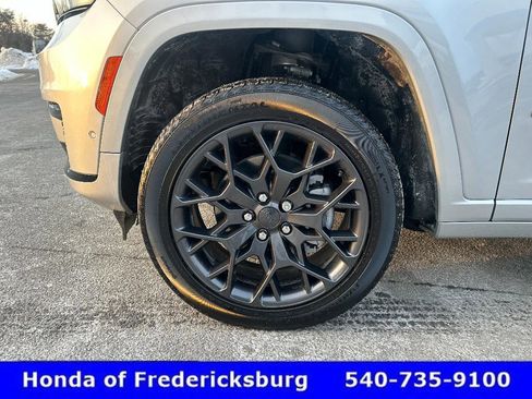 Used 2025 Jeep Grand Cherokee L Summit image 14