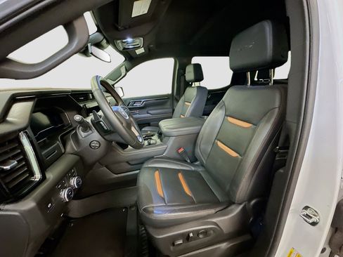 Used 2025 GMC Sierra 1500 AT4 image 13