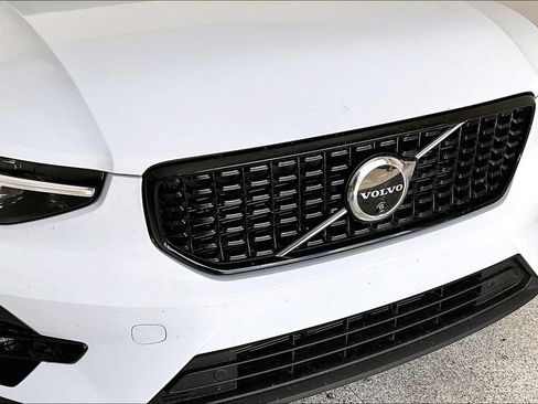Used 2026 Volvo XC40 B5 Plus AWD/4WD image 36