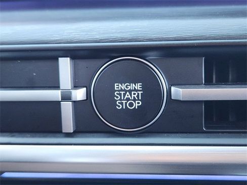 Used 2025 Hyundai Santa Fe Limited image 22