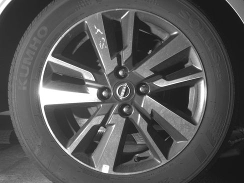 Used 2025 Nissan Versa SV image 15