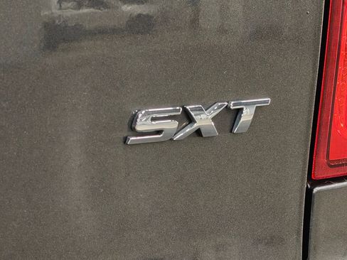 Used 2020 Dodge Grand Caravan SXT FWD image 42