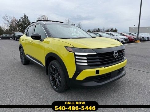 New 2025 Nissan Kicks SR image 1