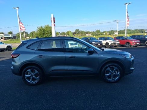 Used 2025 Ford Escape ST-Line Select AWD/4WD image 8