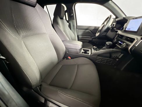 Used 2025 Toyota 4Runner SR5 image 31