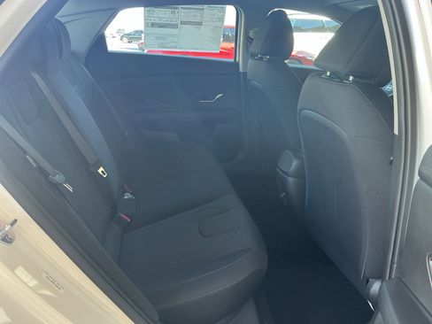 New 2026 Hyundai Elantra SE FWD image 10