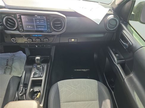 Used 2021 Toyota Tacoma TRD Sport image 16