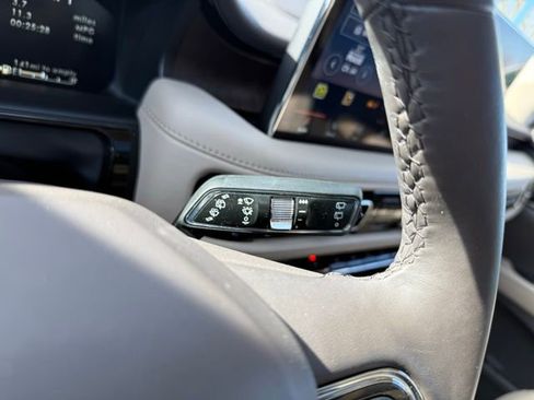 Certified 2022 Lincoln Nautilus Reserve image 25