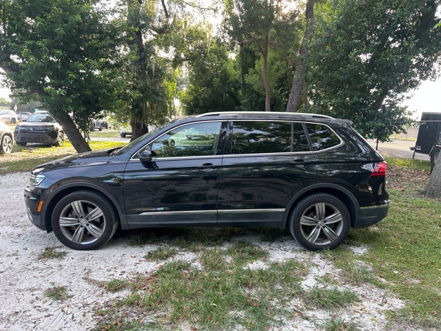 Used 2019 Volkswagen Tiguan SEL Premium w/ 3rd Row Seat Package AWD/4WD image 18