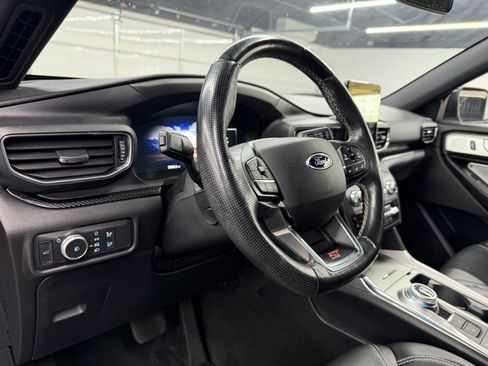 Used 2020 Ford Explorer ST w/ ST Street Pack image 16