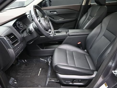 Used 2023 Nissan Rogue SV w/ SV Premium B Package image 15